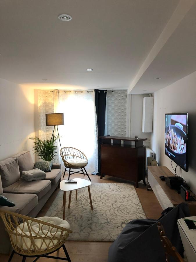 Agreable Maison De Ville ,Calme Avec Tous Les Commerces A 150M 셰르부르 앙 코탱탕 외부 사진