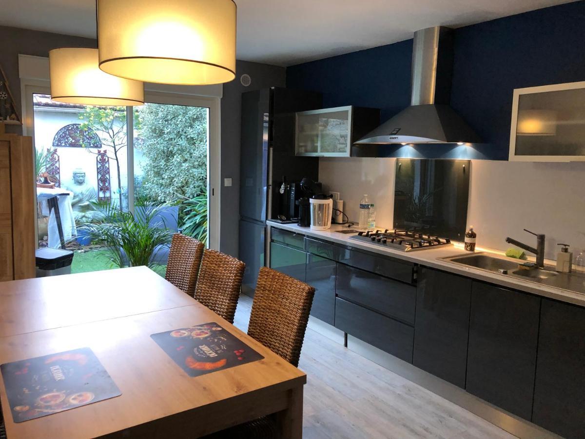 Agreable Maison De Ville ,Calme Avec Tous Les Commerces A 150M 셰르부르 앙 코탱탕 외부 사진
