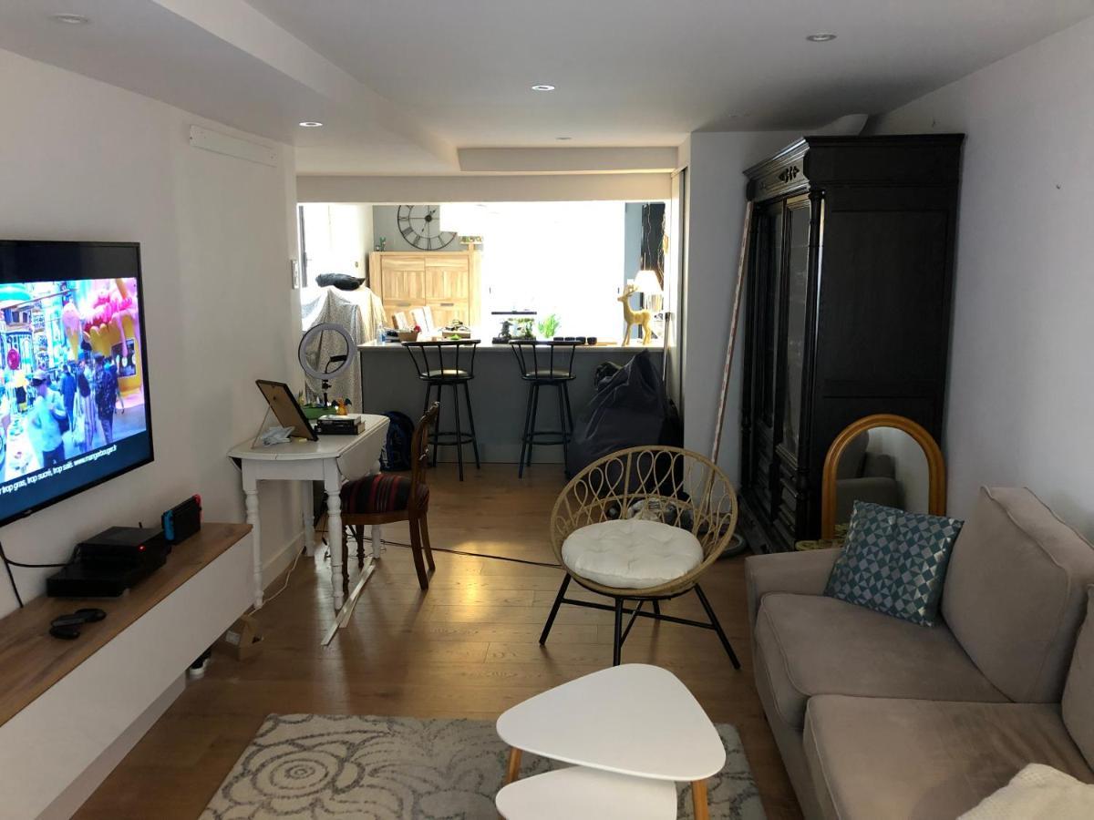 Agreable Maison De Ville ,Calme Avec Tous Les Commerces A 150M 셰르부르 앙 코탱탕 외부 사진